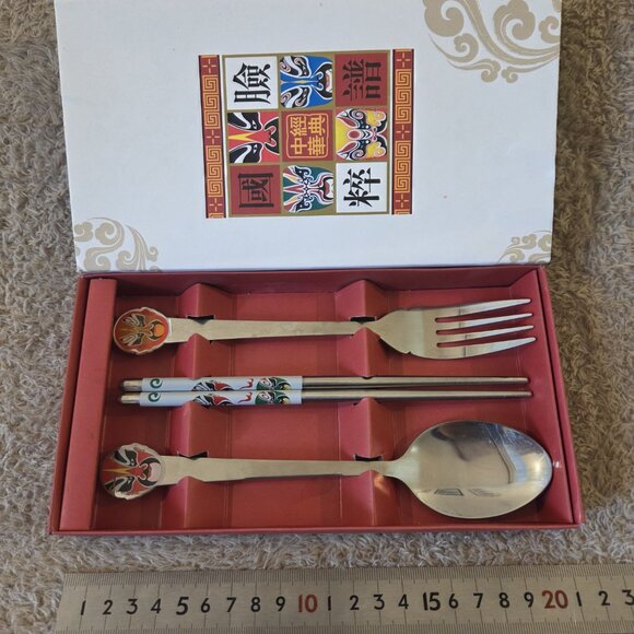 Peking Opera Mask 4-pc Stainless Cutlery Set - Picture 3 of 6